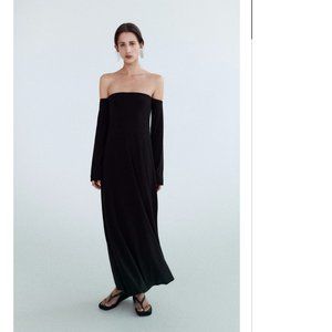 NWT. OFF-THE-SHOULDER LONG SLEEVE MIDI DRESS